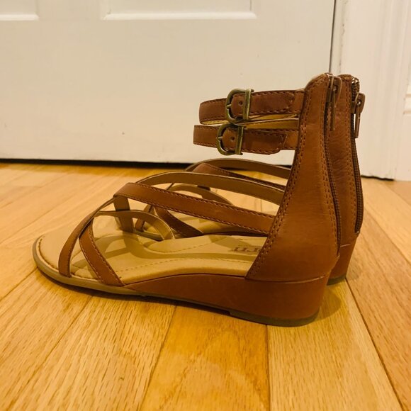 NEW BORN Women's Ankle Strap Leather Platform Wedge Sandal US 6 - Picture 8 of 14